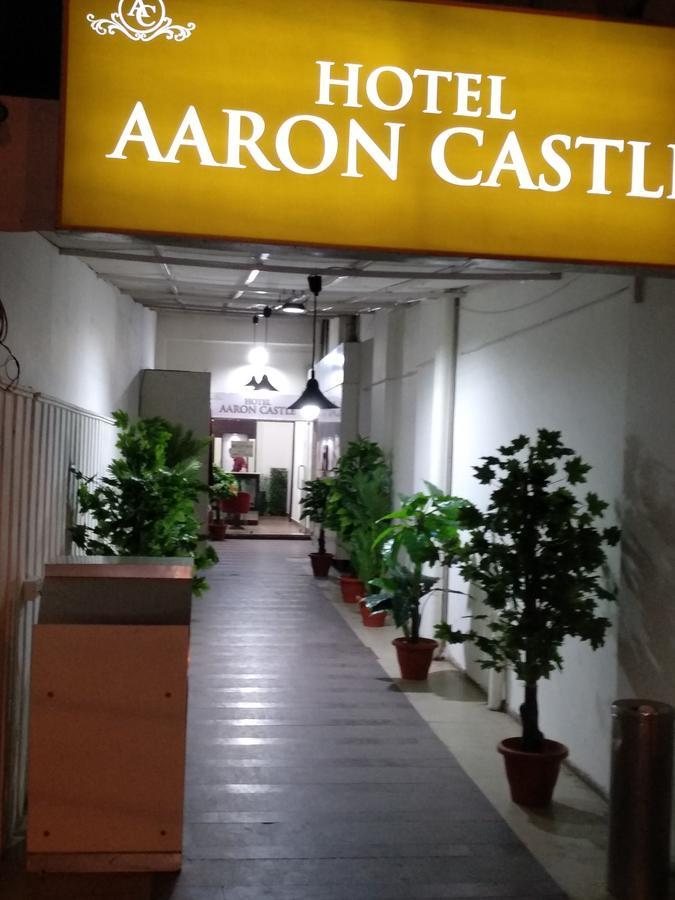 Hotel Aaron Castle New Delhi Exterior photo